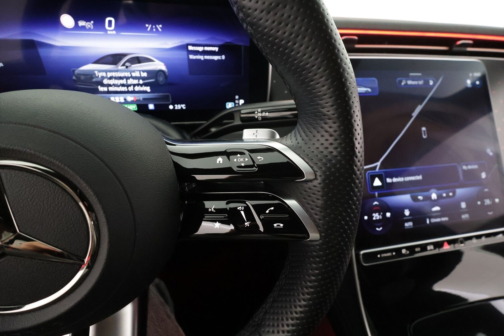 MERCEDES-BENZ EQE 2023 350 4Matic AMG * Digital-LED / Distronic / 360° / Comfort-istuimet Muistilla / Koukku / Burmester / Keyless * - 2x Latauskaapelit 