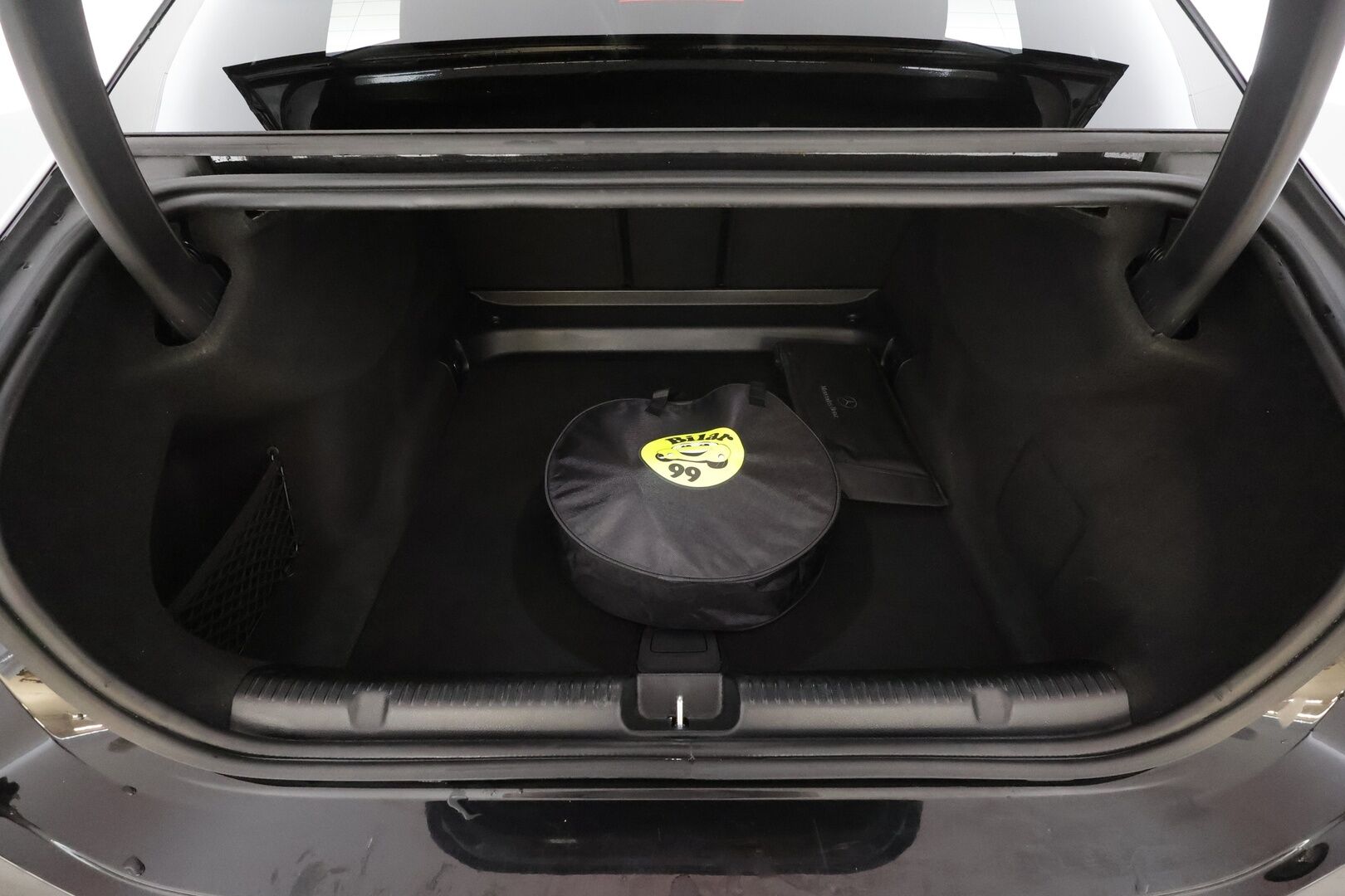 MERCEDES-BENZ EQE 2023 350 4Matic AMG * Digital-LED / Distronic / 360° / Comfort-istuimet Muistilla / Koukku / Burmester / Keyless * - 2x Latauskaapelit 