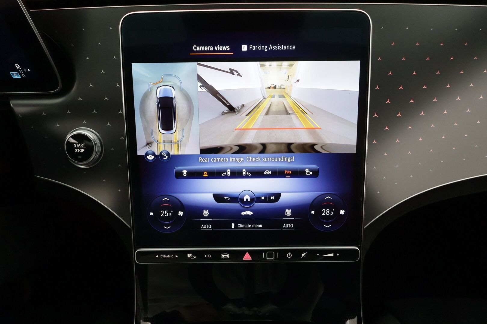 MERCEDES-BENZ EQE 2023 350 4Matic AMG * Digital-LED / Distronic / 360° / Comfort-istuimet Muistilla / Koukku / Burmester / Keyless * - 2x Latauskaapelit 