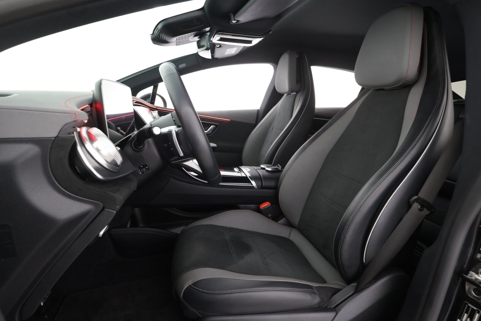 MERCEDES-BENZ EQE 2023 350 4Matic AMG * Digital-LED / Distronic / 360° / Comfort-istuimet Muistilla / Koukku / Burmester / Keyless * - 2x Latauskaapelit 