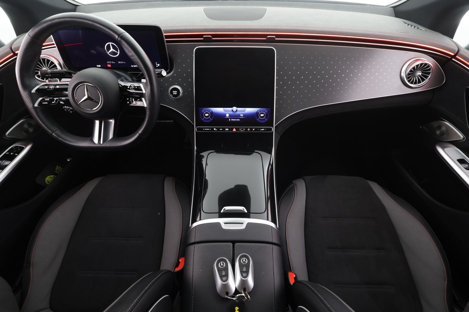 MERCEDES-BENZ EQE 2023 350 4Matic AMG * Digital-LED / Distronic / 360° / Comfort-istuimet Muistilla / Koukku / Burmester / Keyless * - 2x Latauskaapelit 