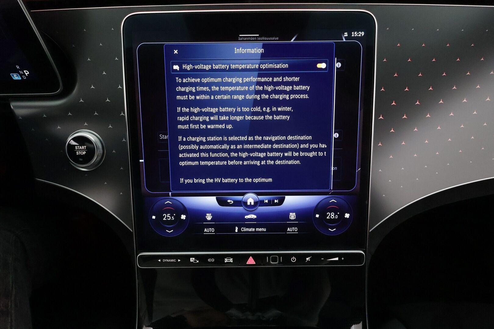 MERCEDES-BENZ EQE 2023 350 4Matic AMG * Digital-LED / Distronic / 360° / Comfort-istuimet Muistilla / Koukku / Burmester / Keyless * - 2x Latauskaapelit 