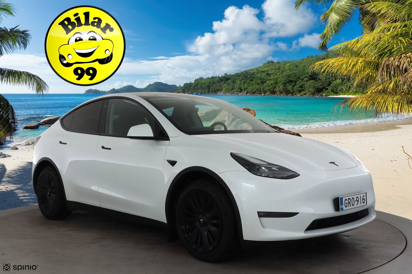 TESLA MODEL Y 2023 Long Range * Koukku / ILP / ACC / Lasikatto / Matrix-LED / P.Kamera / Muistipenkki / Premium Audio / Navi / Keyless * - Kahdet renkaat aluvanteilla
