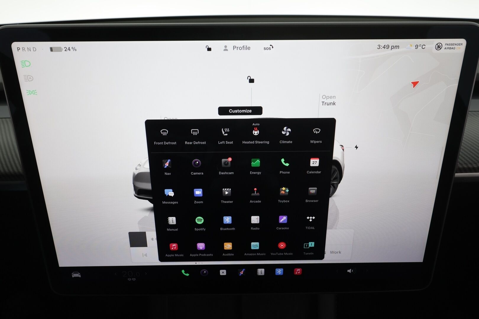 TESLA MODEL Y 2023 Long Range * Koukku / ILP / ACC / Lasikatto / Matrix-LED / P.Kamera / Muistipenkki / Premium Audio / Navi / Keyless * - Kahdet renkaat aluvanteilla