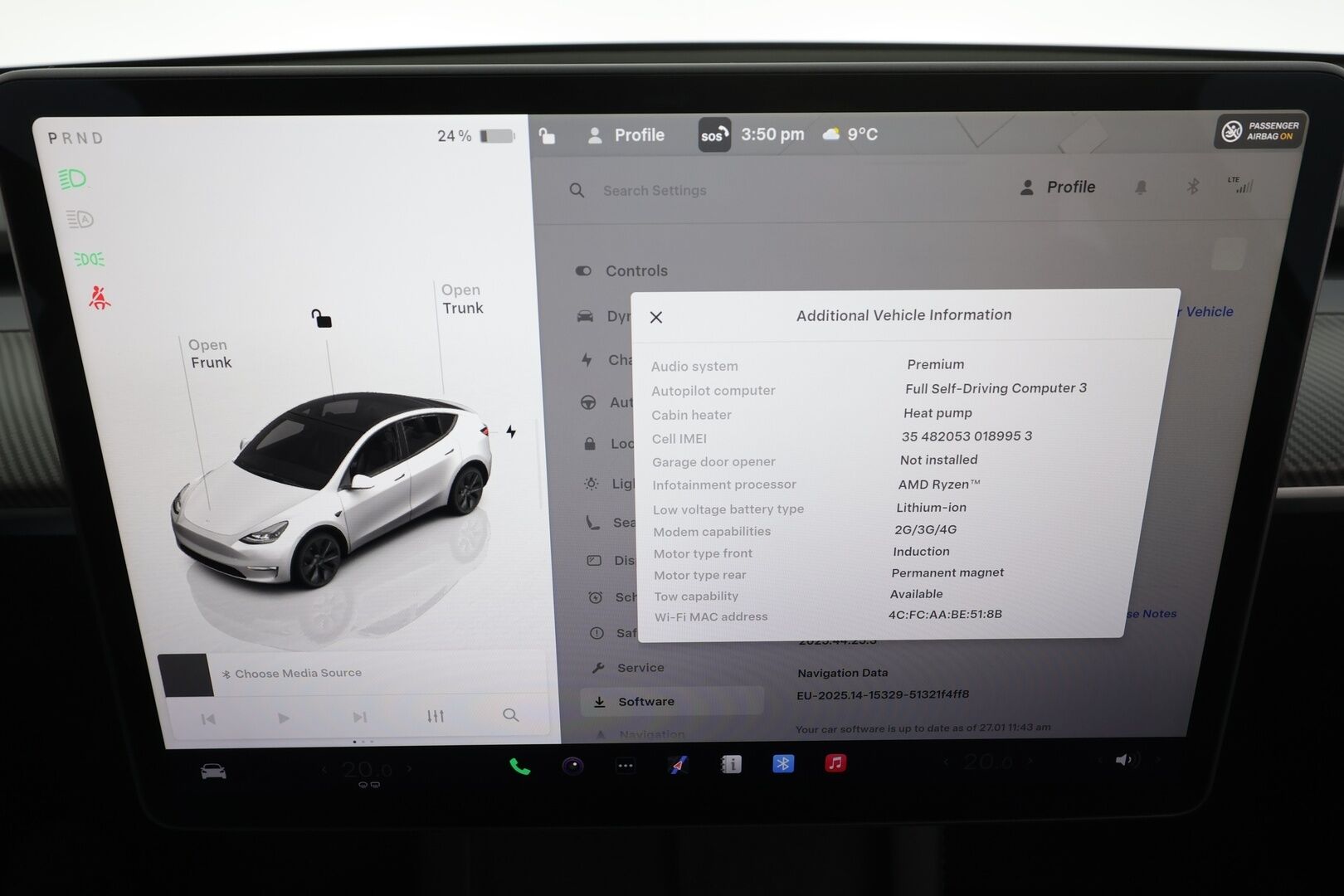 TESLA MODEL Y 2023 Long Range * Koukku / ILP / ACC / Lasikatto / Matrix-LED / P.Kamera / Muistipenkki / Premium Audio / Navi / Keyless * - Kahdet renkaat aluvanteilla