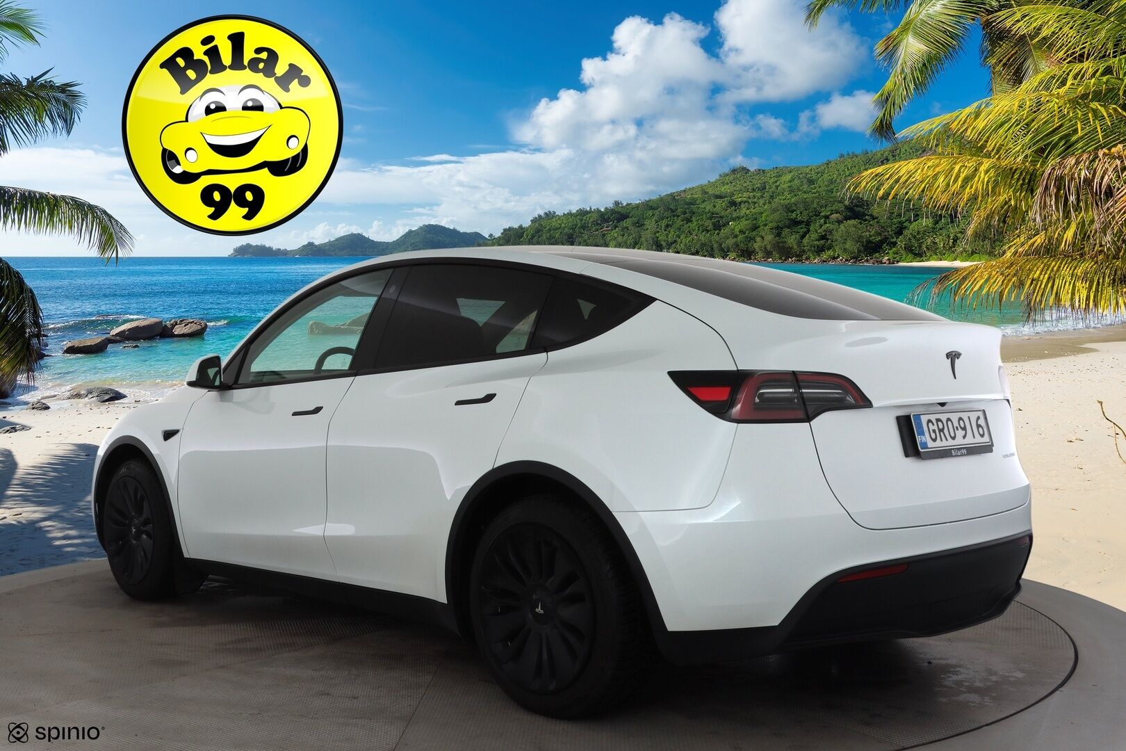 TESLA MODEL Y 2023 Long Range * Koukku / ILP / ACC / Lasikatto / Matrix-LED / P.Kamera / Muistipenkki / Premium Audio / Navi / Keyless * - Kahdet renkaat aluvanteilla