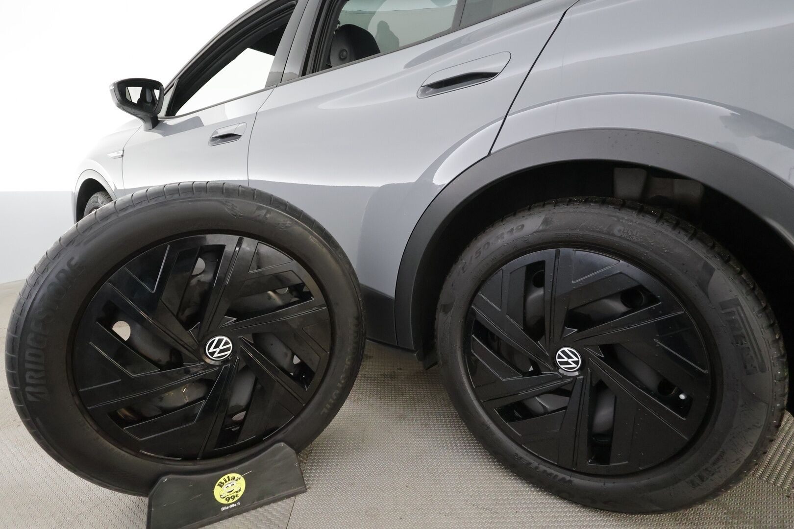 VOLKSWAGEN ID.4 2021 Pro Performance Tech 150kW 77kWh * ILP / ACC / Muistipenkit / 360°-kamera / HUD / Lasikatto / Matrix-LED  / Vetokoukku * - Merkkihuollettu / Kahdet Renkaat