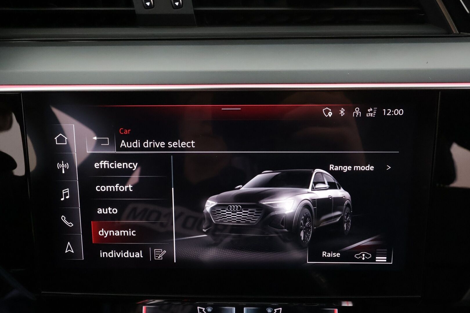 AUDI Q8 E-TRON 2024 55 Sportback * ACC / 360° / Matrix LED / Tuuletetut muistipenkit / Panorama / B&O / Ilma-alusta / KeylessGo / Navi / HUD * - Huippuvarusteet