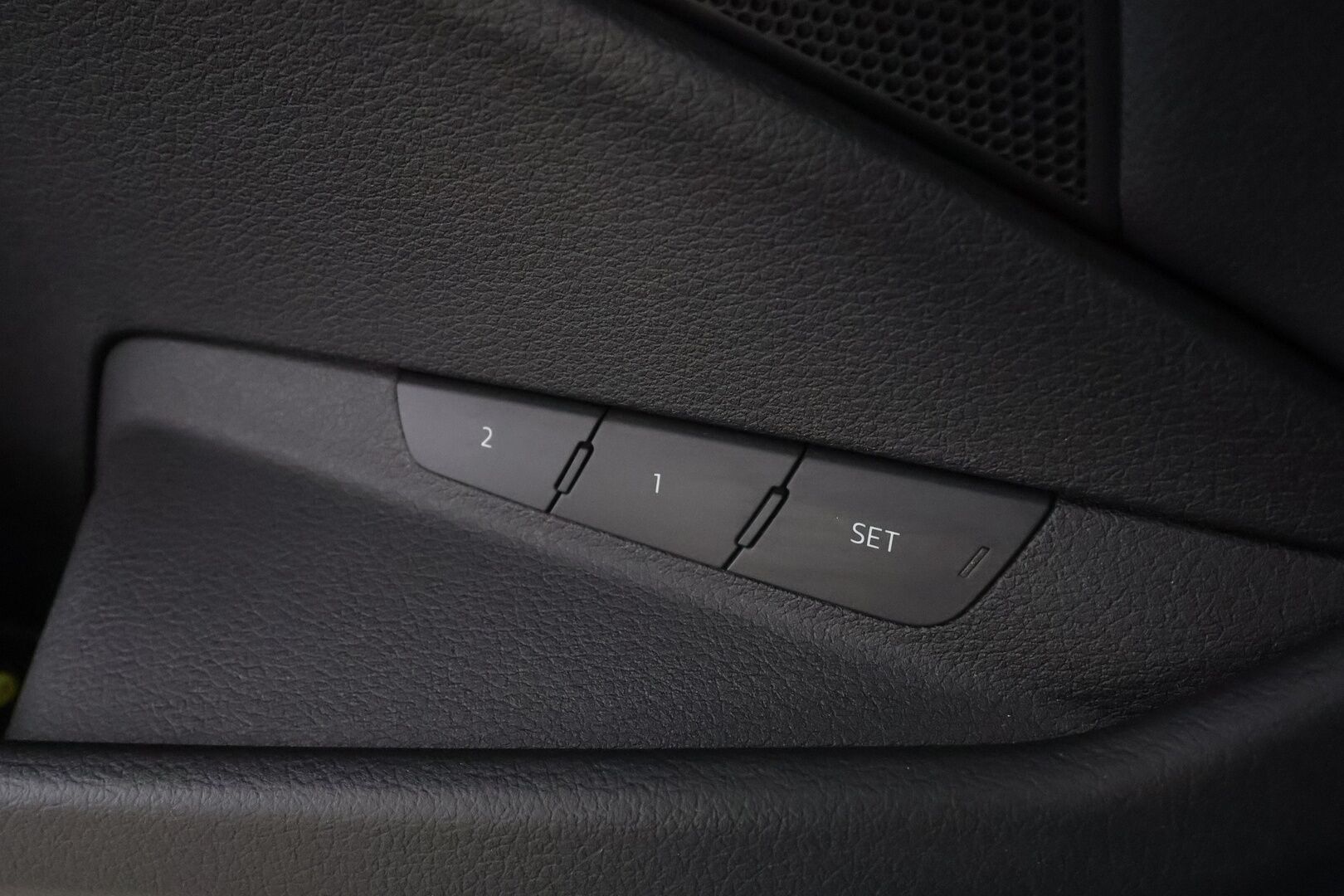 AUDI Q8 E-TRON 2024 55 Sportback * ACC / 360° / Matrix LED / Tuuletetut muistipenkit / Panorama / B&O / Ilma-alusta / KeylessGo / Navi / HUD * - Huippuvarusteet