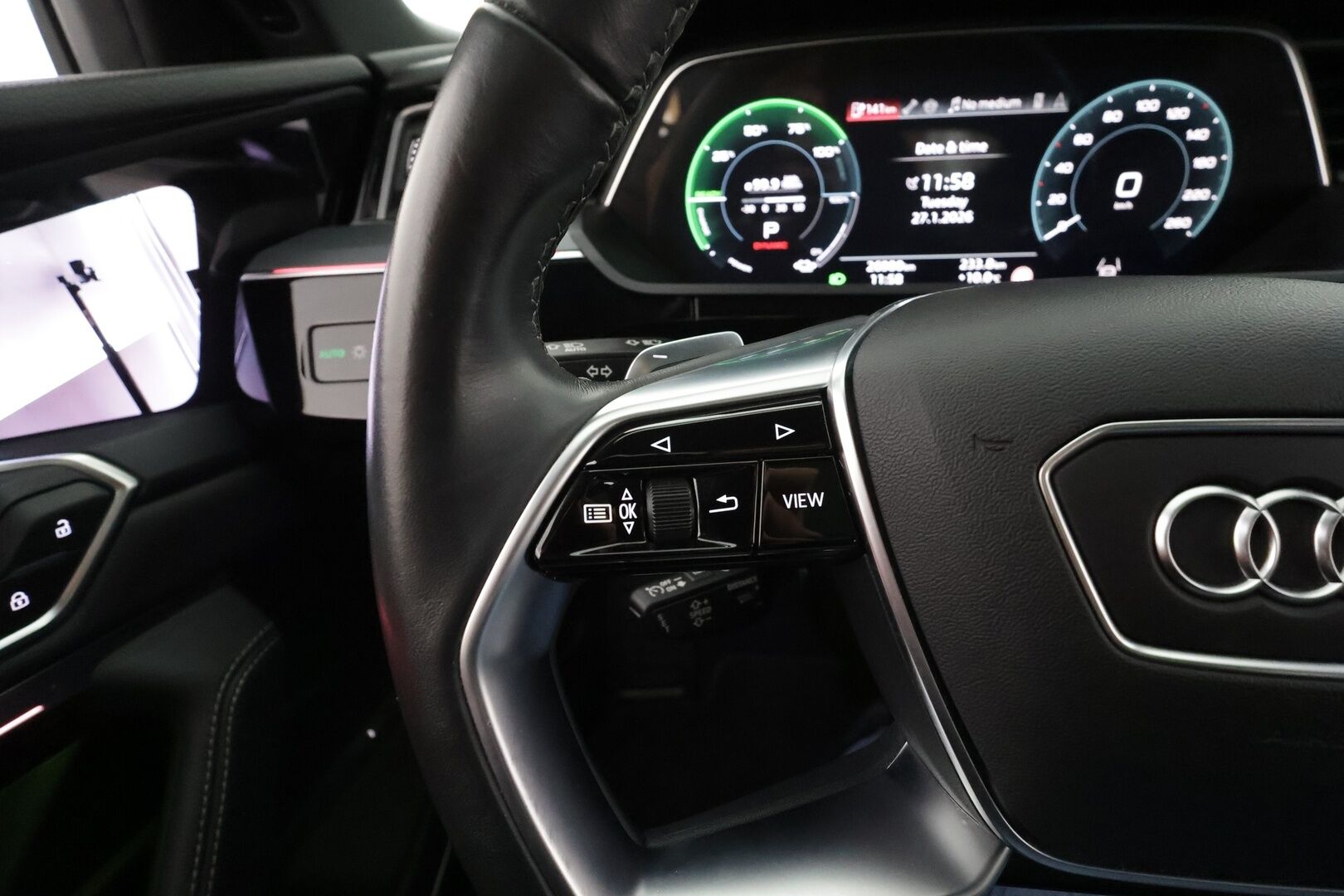 AUDI Q8 E-TRON 2024 55 Sportback * ACC / 360° / Matrix LED / Tuuletetut muistipenkit / Panorama / B&O / Ilma-alusta / KeylessGo / Navi / HUD * - Huippuvarusteet