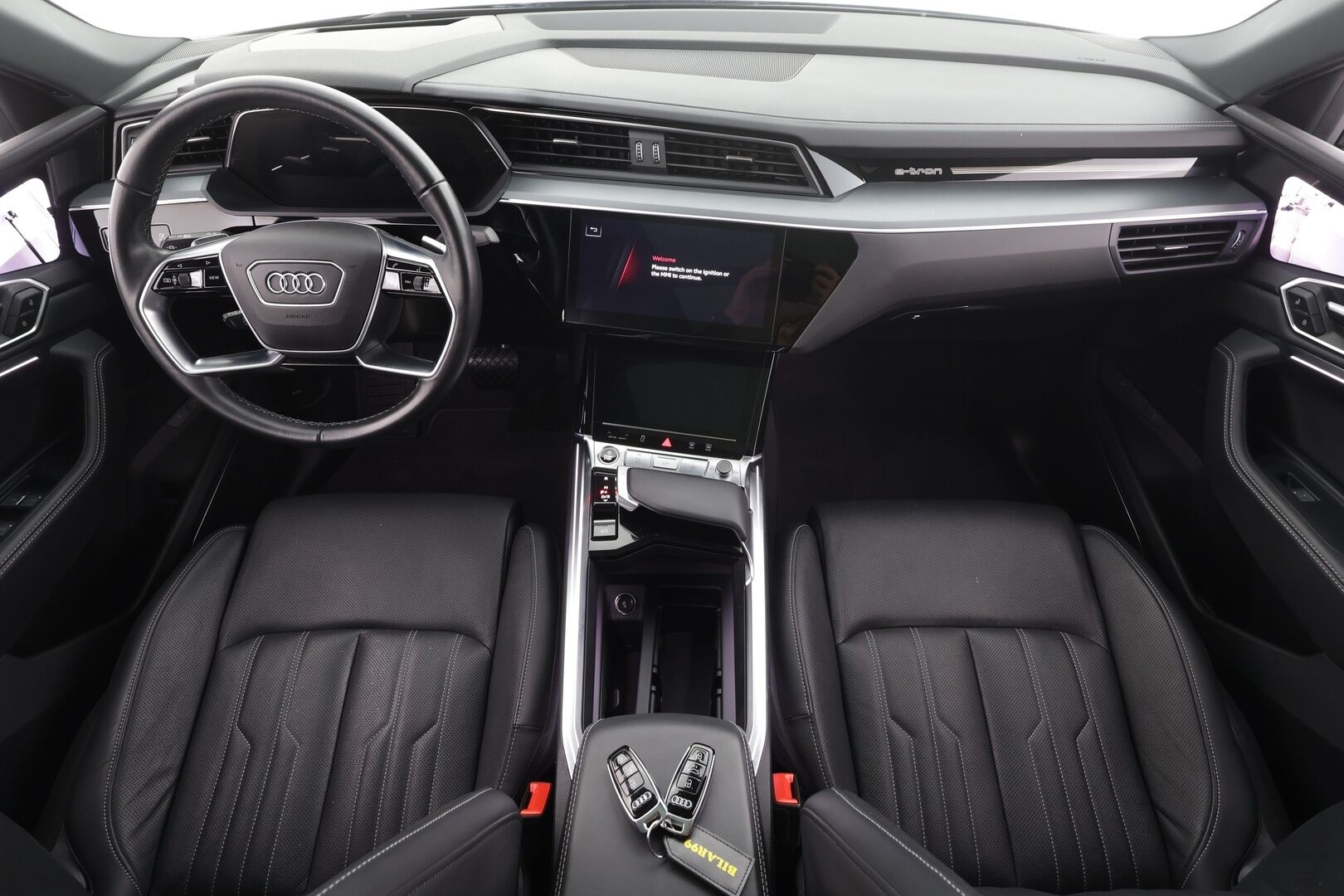 AUDI Q8 E-TRON 2024 55 Sportback * ACC / 360° / Matrix LED / Tuuletetut muistipenkit / Panorama / B&O / Ilma-alusta / KeylessGo / Navi / HUD * - Huippuvarusteet