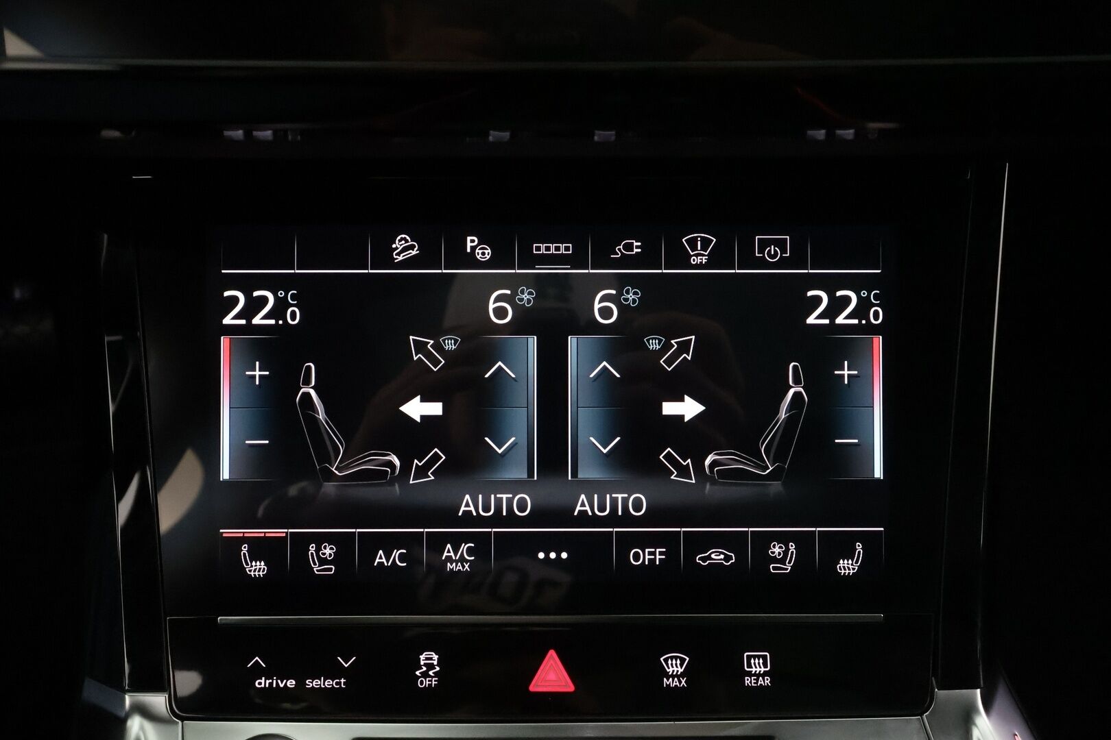 AUDI Q8 E-TRON 2024 55 Sportback * ACC / 360° / Matrix LED / Tuuletetut muistipenkit / Panorama / B&O / Ilma-alusta / KeylessGo / Navi / HUD * - Huippuvarusteet