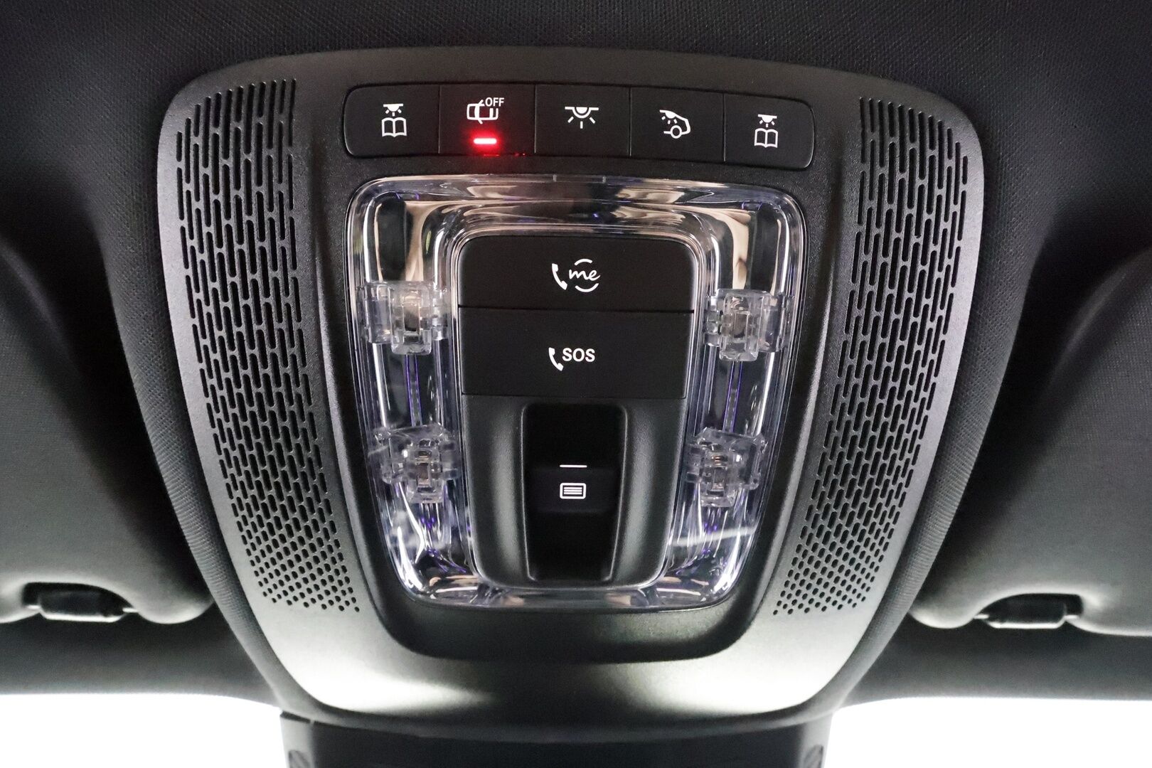 MERCEDES-BENZ EQB 2023 350 4Matic 7-H Progressive * LED / Distronic / Sportpenkit Muistilla / Widescreen / 360 / Navi / Keyless * - Panorama / 2x Latauskaapelit