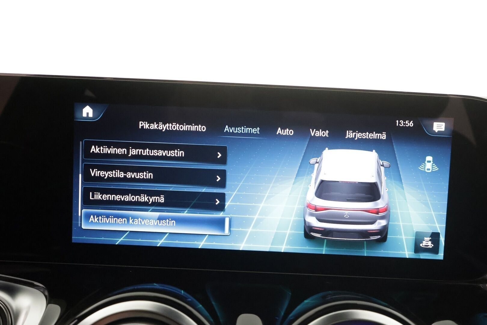 MERCEDES-BENZ EQB 2023 350 4Matic 7-H Progressive * LED / Distronic / Sportpenkit Muistilla / Widescreen / 360 / Navi / Keyless * - Panorama / 2x Latauskaapelit