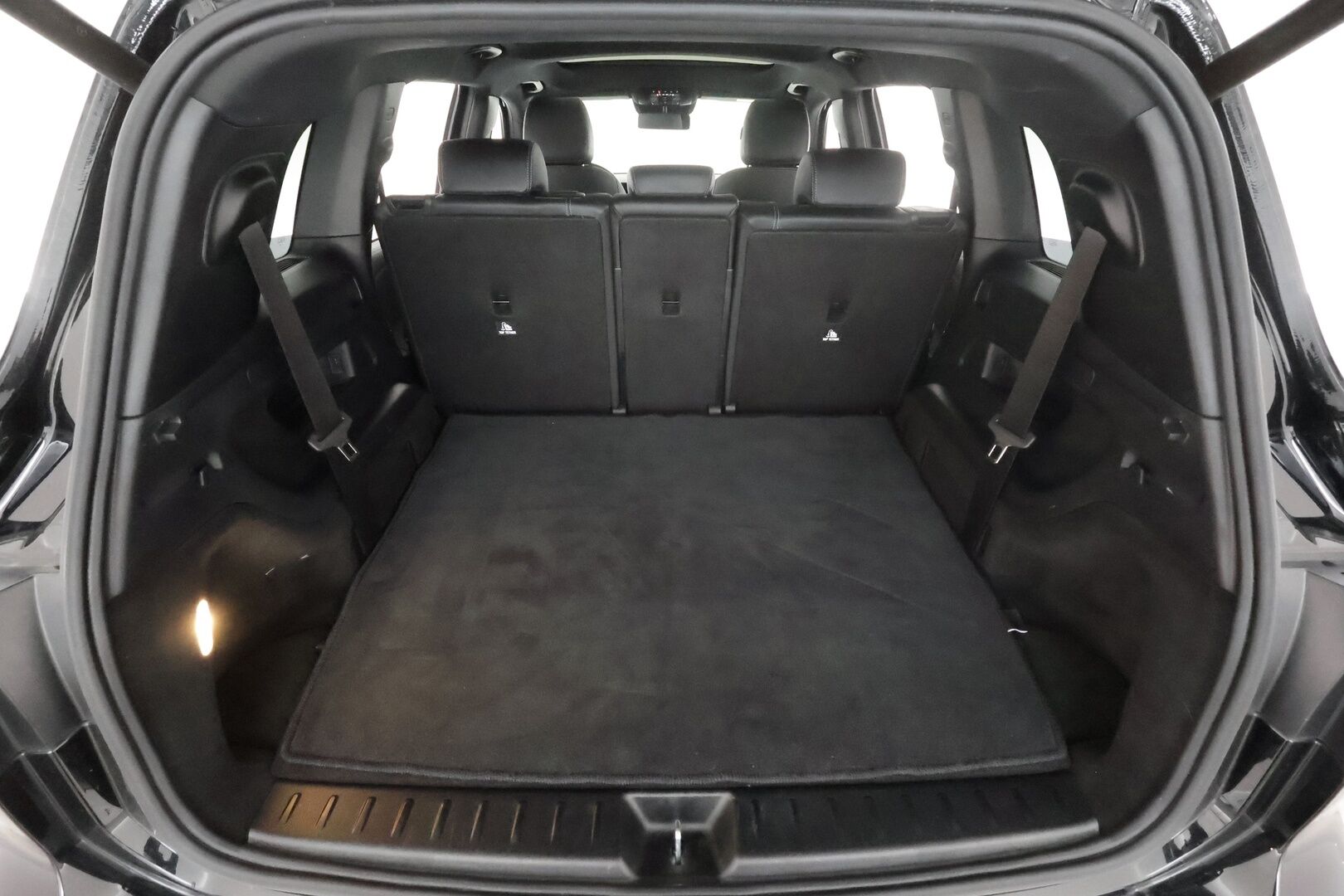 MERCEDES-BENZ EQB 2023 350 4Matic 7-H Progressive * LED / Distronic / Sportpenkit Muistilla / Widescreen / 360 / Navi / Keyless * - Panorama / 2x Latauskaapelit