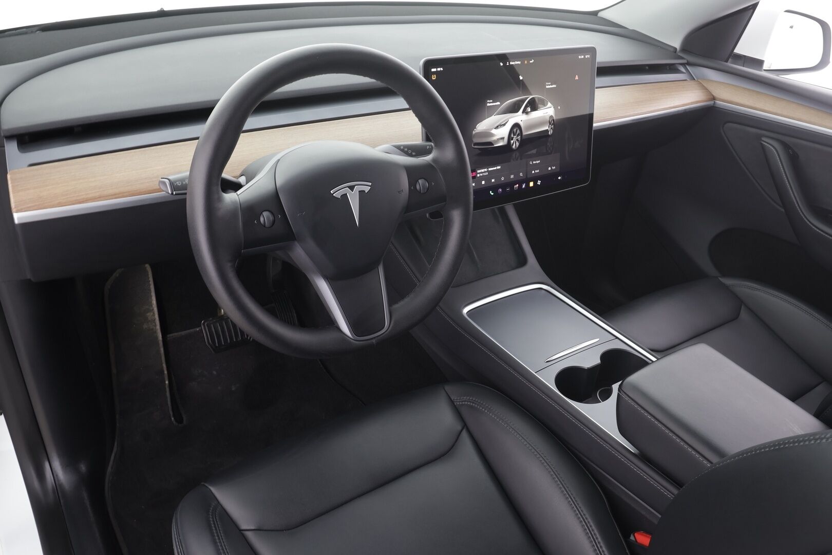 TESLA MODEL Y 2023 Long Range * ILP / ACC / Lasikatto / Matrix-LED / P.Kamera / Muistipenkki / Premium Audio / Navi / Keyless * - 2x Latauskaapelit