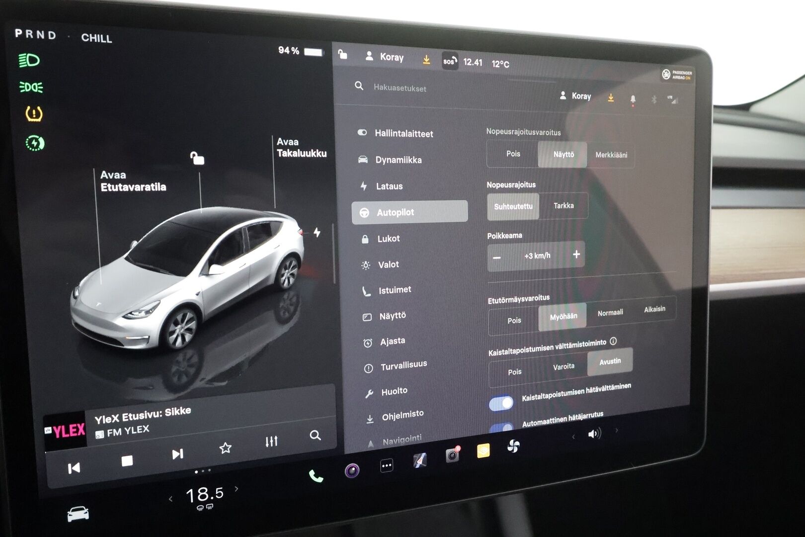 TESLA MODEL Y 2023 Long Range * ILP / ACC / Lasikatto / Matrix-LED / P.Kamera / Muistipenkki / Premium Audio / Navi / Keyless * - 2x Latauskaapelit