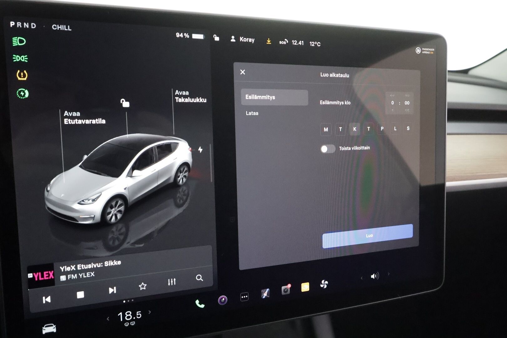 TESLA MODEL Y 2023 Long Range * ILP / ACC / Lasikatto / Matrix-LED / P.Kamera / Muistipenkki / Premium Audio / Navi / Keyless * - 2x Latauskaapelit