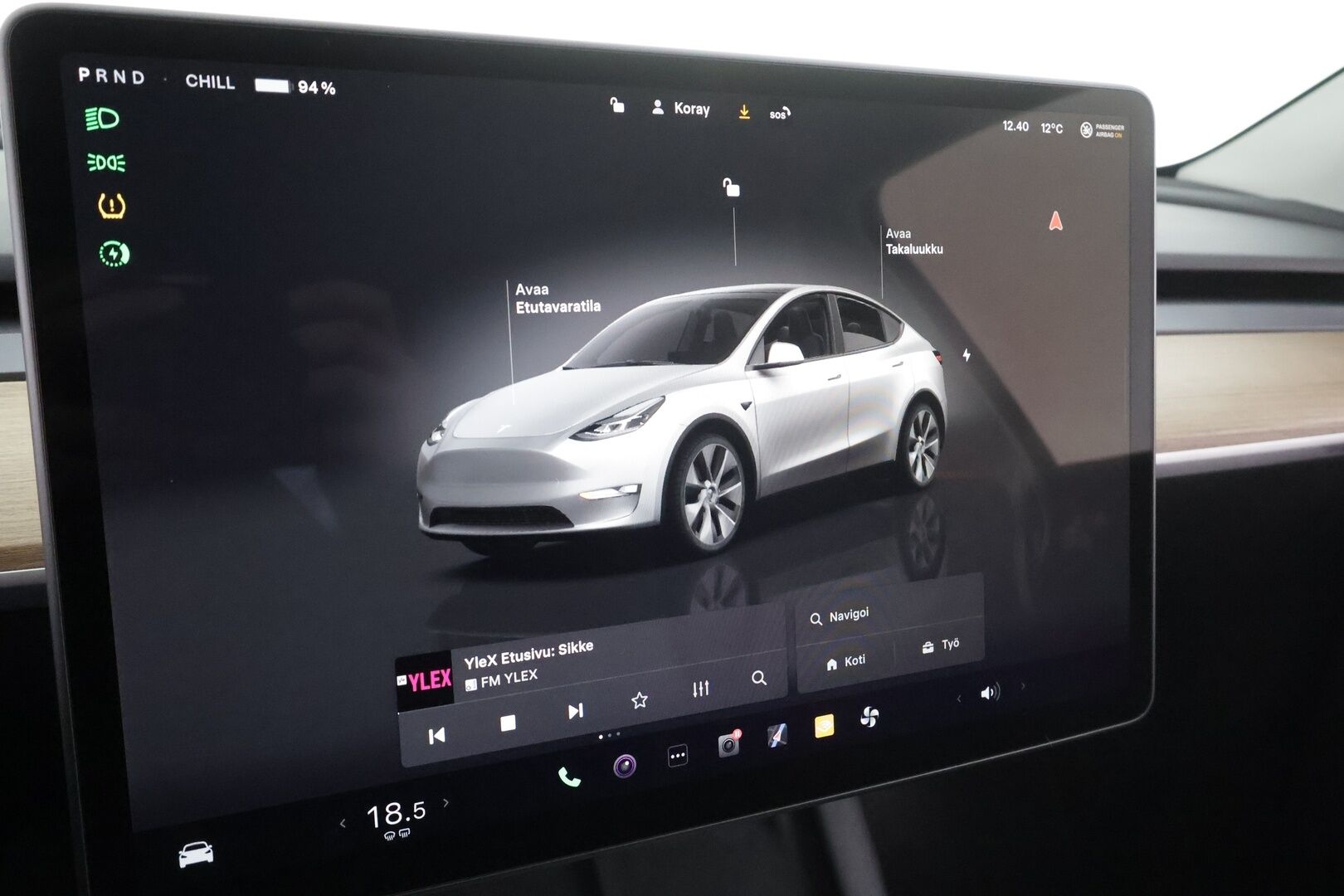 TESLA MODEL Y 2023 Long Range * ILP / ACC / Lasikatto / Matrix-LED / P.Kamera / Muistipenkki / Premium Audio / Navi / Keyless * - 2x Latauskaapelit