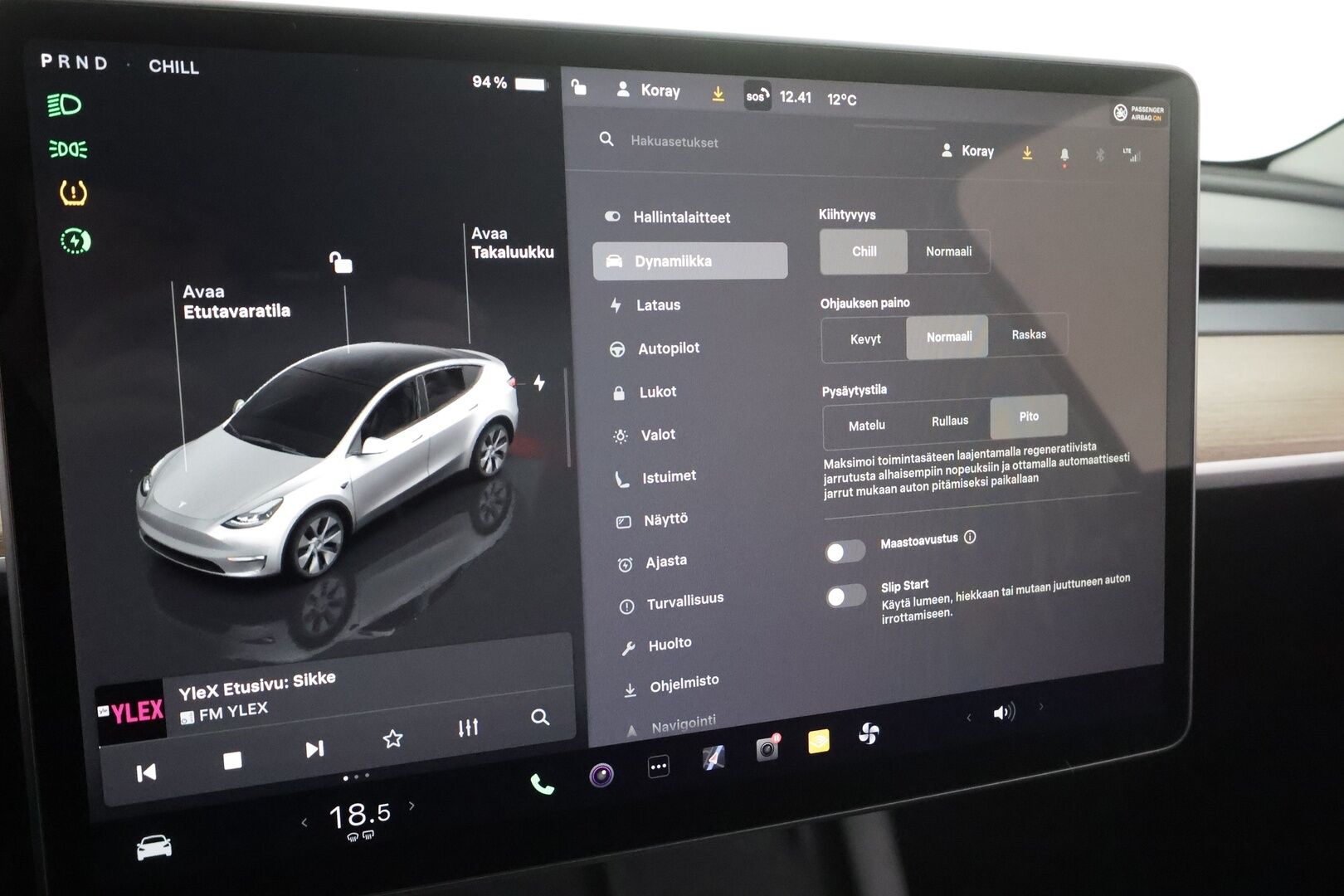 TESLA MODEL Y 2023 Long Range * ILP / ACC / Lasikatto / Matrix-LED / P.Kamera / Muistipenkki / Premium Audio / Navi / Keyless * - 2x Latauskaapelit