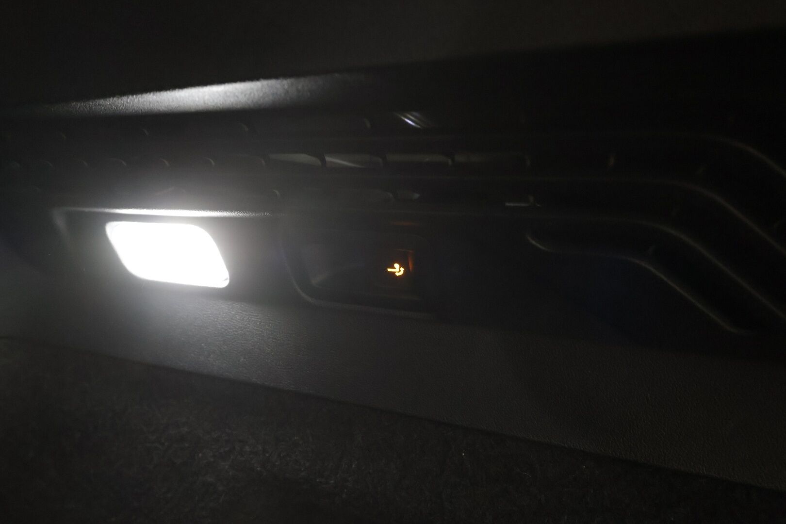 VOLKSWAGEN ID.4 2022 Pro Performance 150kW * ACC / ILP / IQ-Light / P.kamera / Apple&Android / Keyless * - Akku kuntotarkastettu / Merkkihuollettu 