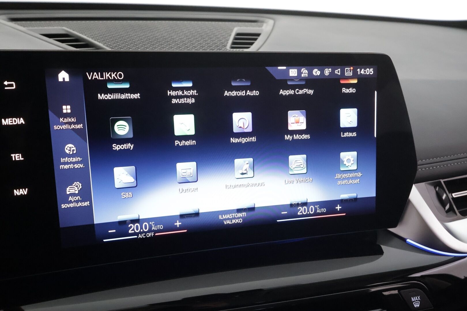 BMW IX1 2023 30e xDrive xLine * ACC / Widescreen / Lisälämmitin / Ruskeat sporttinahat / Koukku / P.kamera / LED * - Merkkihuollettu  / Akku kuntotarkastettu SoH 97,3% / Kahdet Renkaat