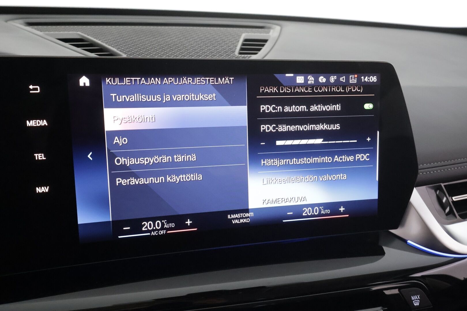 BMW IX1 2023 30e xDrive xLine * ACC / Widescreen / Lisälämmitin / Ruskeat sporttinahat / Koukku / P.kamera / LED * - Merkkihuollettu  / Akku kuntotarkastettu SoH 97,3% / Kahdet Renkaat