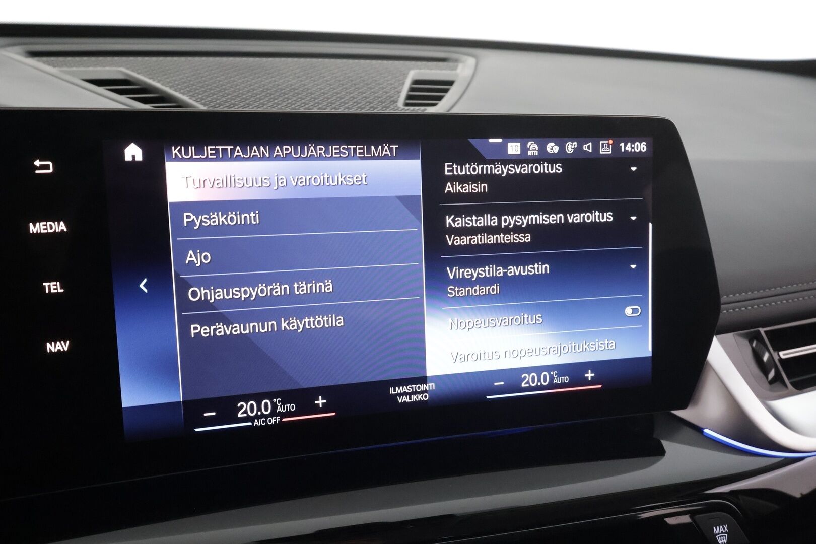 BMW IX1 2023 30e xDrive xLine * ACC / Widescreen / Lisälämmitin / Ruskeat sporttinahat / Koukku / P.kamera / LED * - Merkkihuollettu  / Akku kuntotarkastettu SoH 97,3% / Kahdet Renkaat