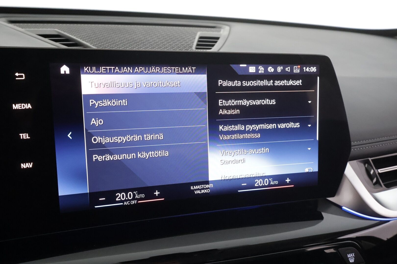 BMW IX1 2023 30e xDrive xLine * ACC / Widescreen / Lisälämmitin / Ruskeat sporttinahat / Koukku / P.kamera / LED * - Merkkihuollettu  / Akku kuntotarkastettu SoH 97,3% / Kahdet Renkaat