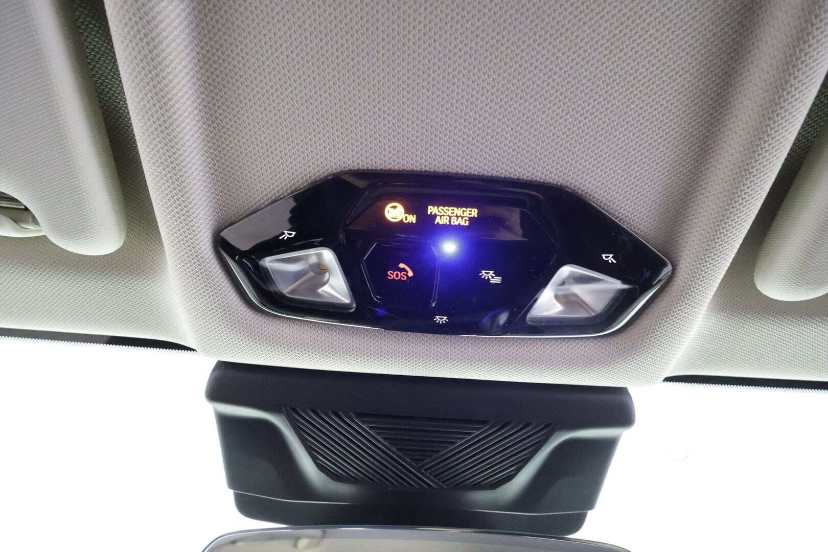 BMW IX1 2023 30e xDrive xLine * ACC / Widescreen / Lisälämmitin / Ruskeat sporttinahat / Koukku / P.kamera / LED * - Merkkihuollettu  / Akku kuntotarkastettu SoH 97,3% / Kahdet Renkaat