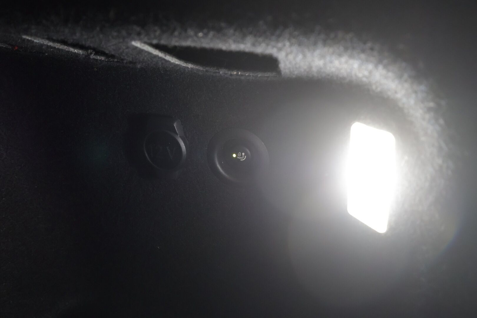 BMW IX1 2023 30e xDrive xLine * ACC / Widescreen / Lisälämmitin / Ruskeat sporttinahat / Koukku / P.kamera / LED * - Merkkihuollettu  / Akku kuntotarkastettu SoH 97,3% / Kahdet Renkaat