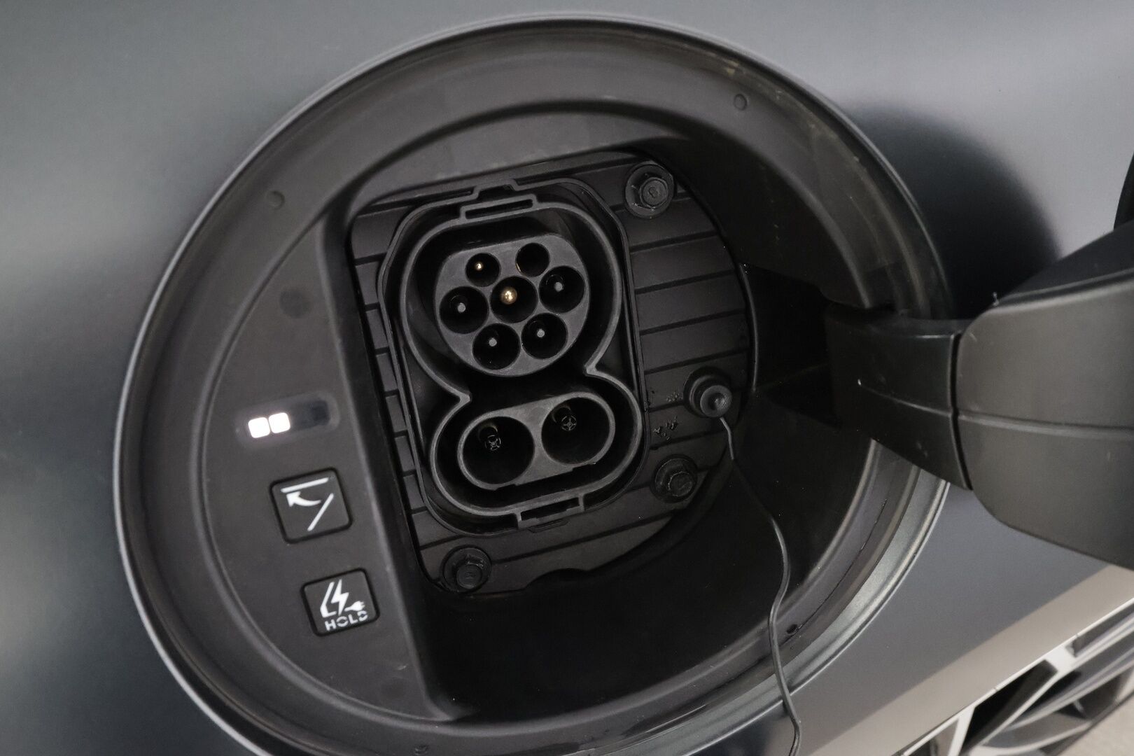 HYUNDAI IONIQ 6 2023 77 kWh 325 hv AWD Ultimate * Vetokoukku / HUD / Digipeilit / Bose / Kattoluukku / Sähköpenkit / 360 Kamera *