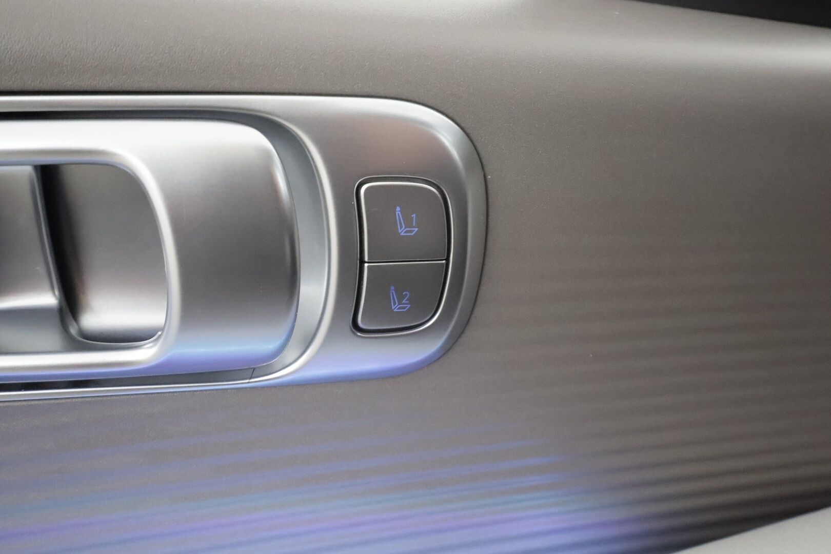 HYUNDAI IONIQ 6 2023 77 kWh 325 hv AWD Ultimate * Vetokoukku / HUD / Digipeilit / Bose / Kattoluukku / Sähköpenkit / 360 Kamera *