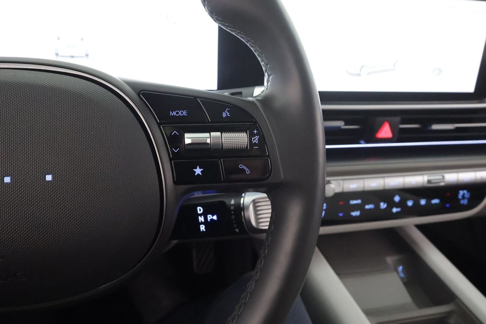 HYUNDAI IONIQ 6 2023 77 kWh 325 hv AWD Ultimate * Vetokoukku / HUD / Digipeilit / Bose / Kattoluukku / Sähköpenkit / 360 Kamera *