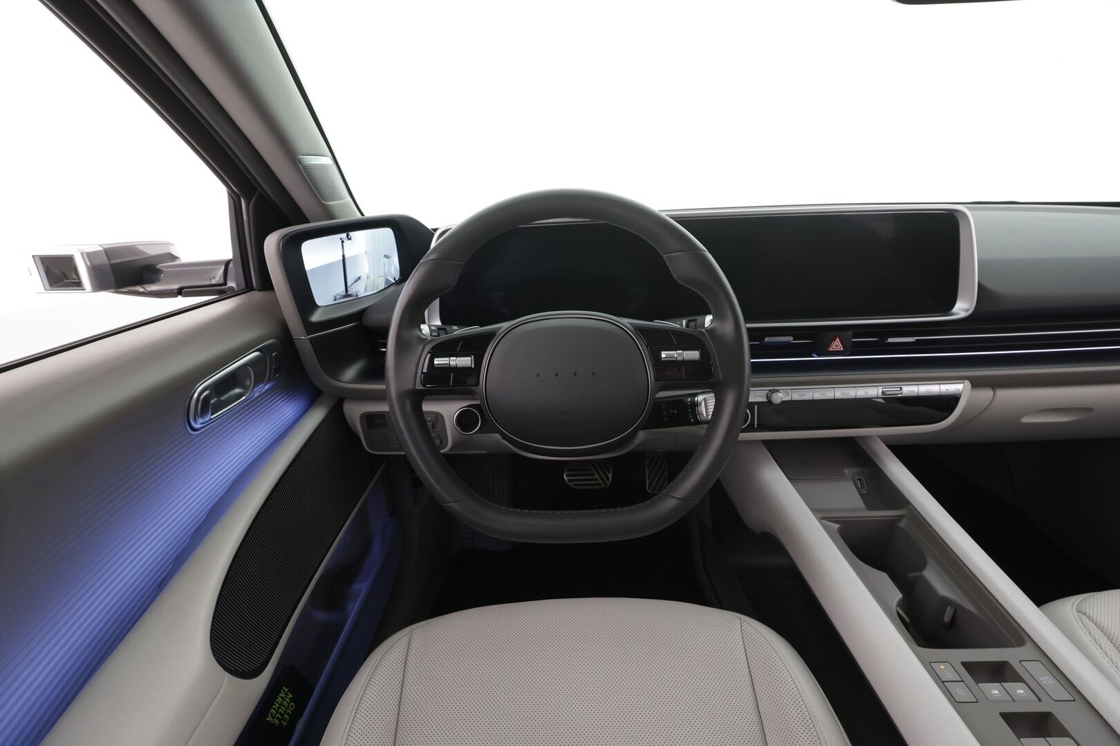 HYUNDAI IONIQ 6 2023 77 kWh 325 hv AWD Ultimate * Vetokoukku / HUD / Digipeilit / Bose / Kattoluukku / Sähköpenkit / 360 Kamera *