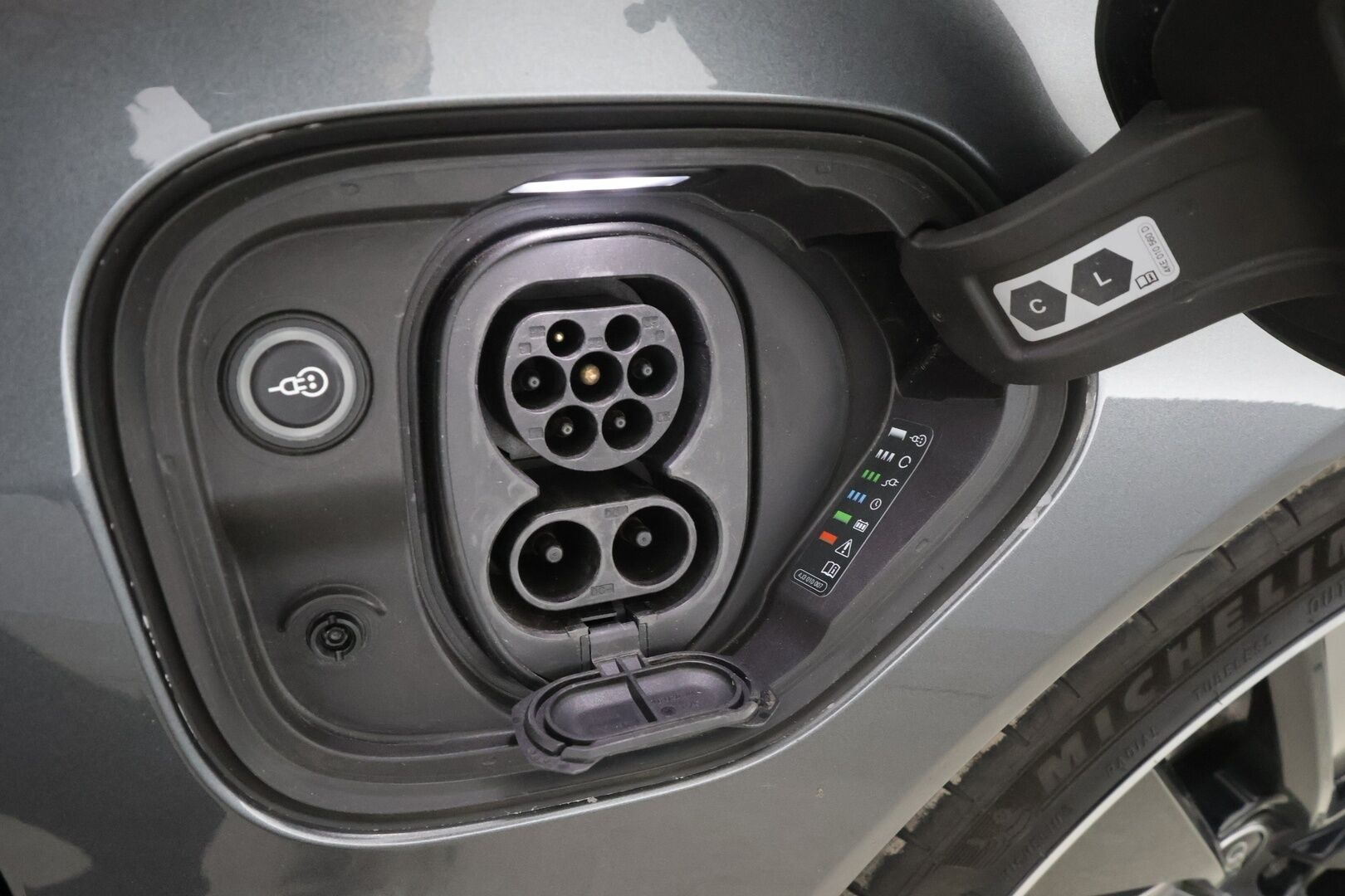 AUDI E-TRON GT RS 2022 quattro * Bang & Olufsen / Hierovat ja Ilmastoidut Sporttipenkit Muistilla / ACC / Matrix LED / ILP / Nelipyöräohjaus / Ilma-Alusta - Akku kuntotarkastettu / 2x Latauskaapelit - HULLUT AVAJAISHULINAT KORKOTARJOUS 3,29 %