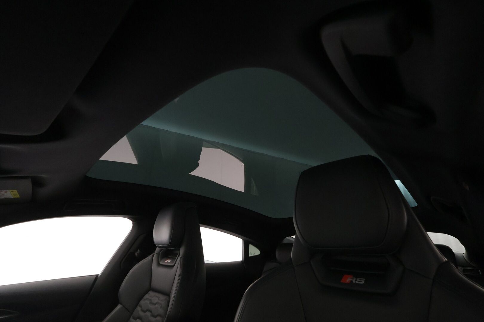 AUDI E-TRON GT RS 2022 quattro * B&O / Nelipyöräohjaus / ILP / ACC / Matrix-LED / 360 / Ilmastoitu Sportpenkki Muistilla / Ilma-alusta * - Akku kuntotarkastettu / 2x Latauskaapelit