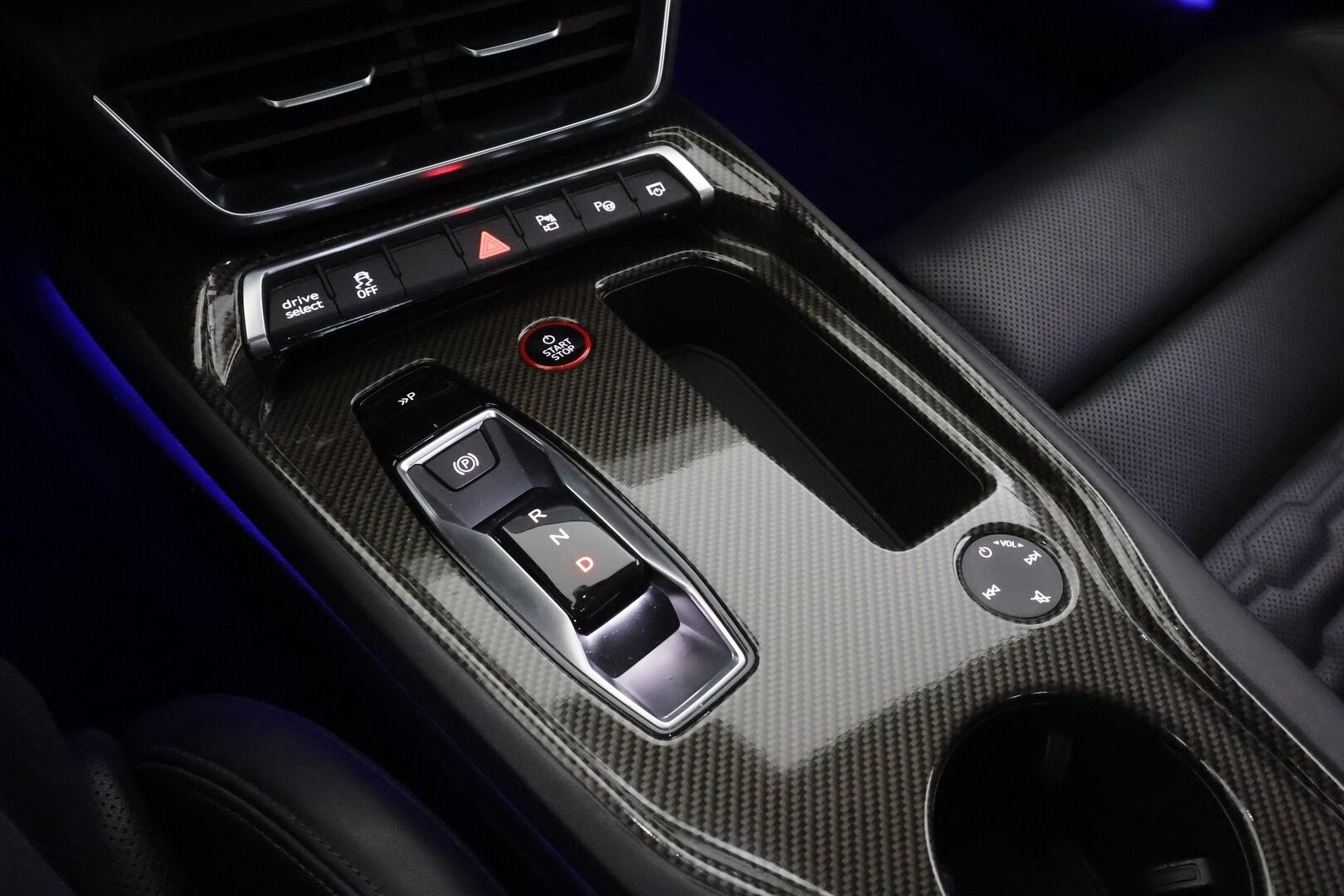 AUDI E-TRON GT RS 2022 quattro * Bang & Olufsen / Hierovat ja Ilmastoidut Sporttipenkit Muistilla / ACC / Matrix LED / ILP / Nelipyöräohjaus / Ilma-Alusta - Akku kuntotarkastettu / 2x Latauskaapelit