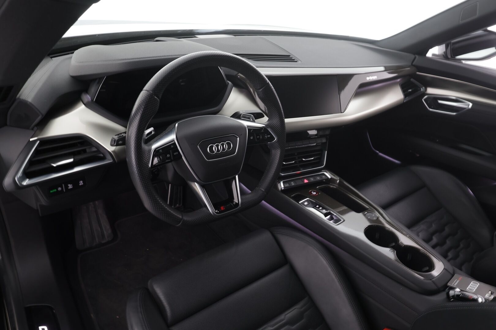 AUDI E-TRON GT RS 2022 quattro * Bang & Olufsen / Hierovat ja Ilmastoidut Sporttipenkit Muistilla / ACC / Matrix LED / ILP / Nelipyöräohjaus / Ilma-Alusta - Akku kuntotarkastettu / 2x Latauskaapelit