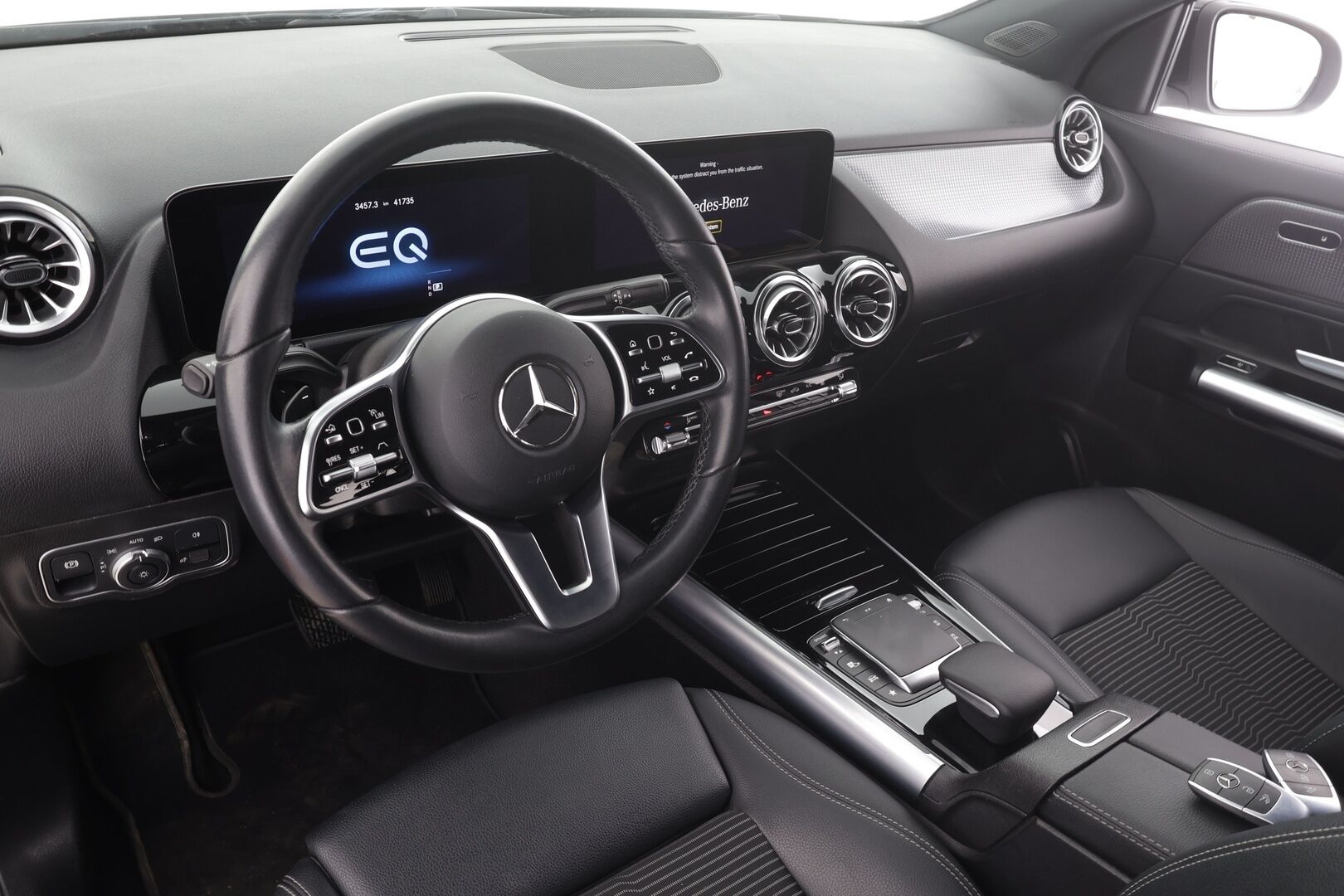 MERCEDES-BENZ EQA 2023 300 4Matic * Distronic+ / P.kamera / LED / Koukku / Puolinahat / Sähköluukku / Navi * - Akku kuntotarkastettu 