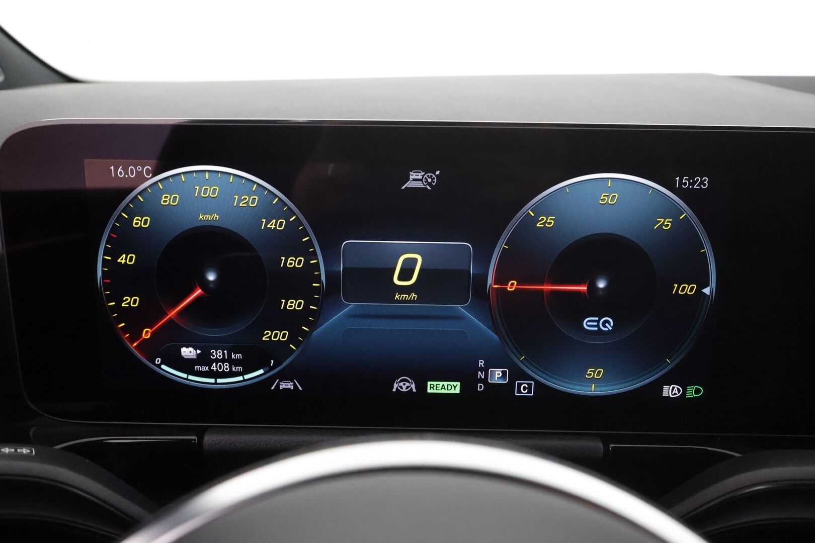 MERCEDES-BENZ EQA 2023 300 4Matic * Distronic+ / P.kamera / LED / Koukku / Puolinahat / Sähköluukku / Navi * - Akku kuntotarkastettu 