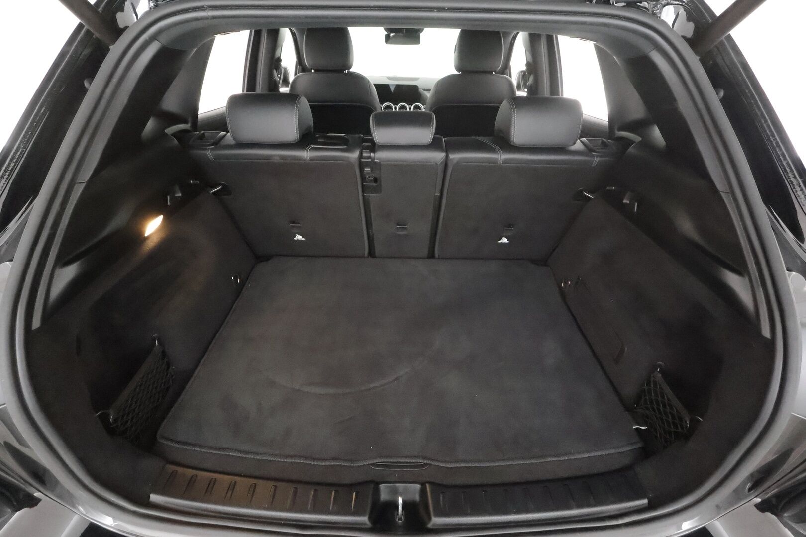 MERCEDES-BENZ EQA 2023 300 4Matic * Distronic+ / P.kamera / LED / Koukku / Puolinahat / Sähköluukku / Navi * - Akku kuntotarkastettu 