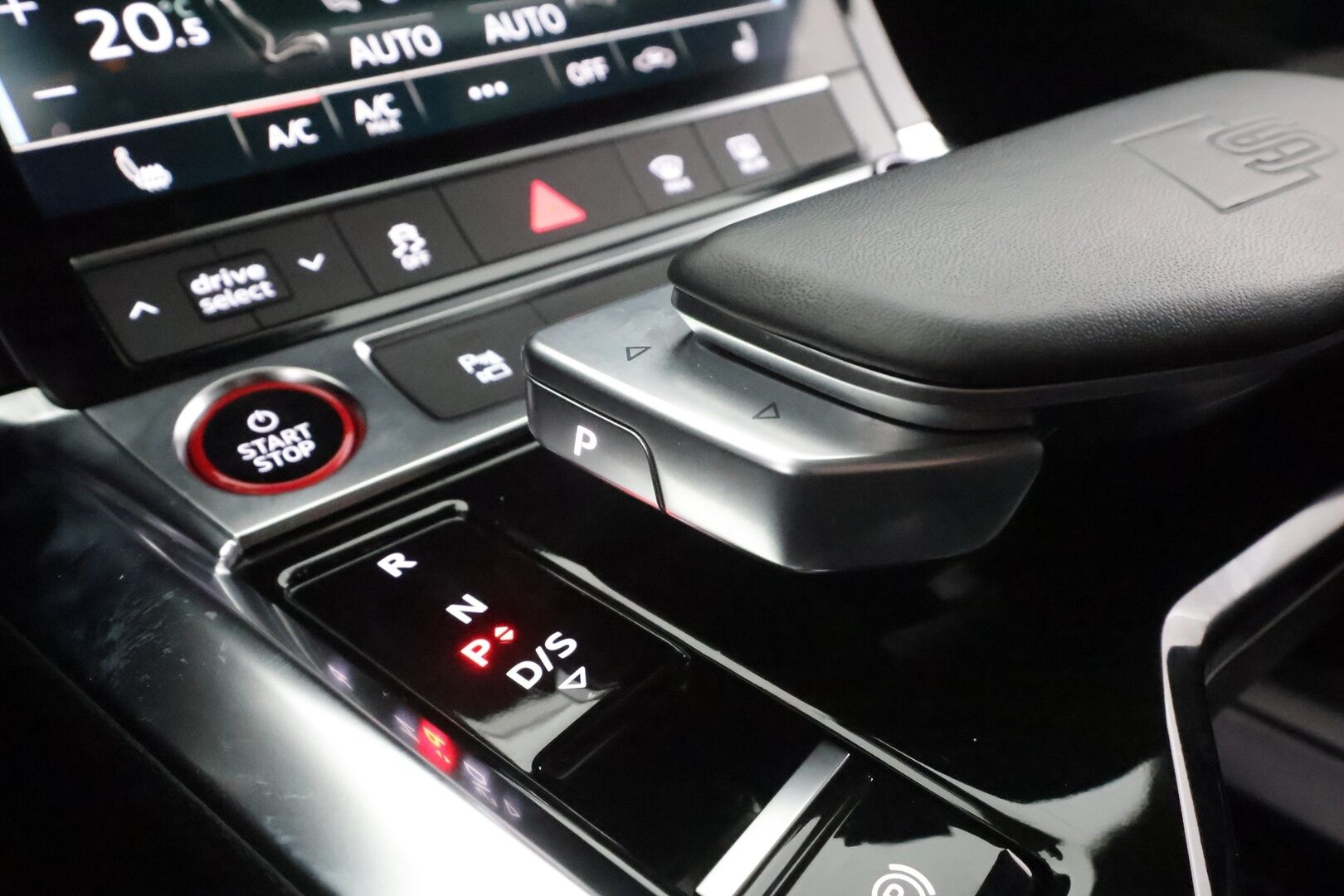 AUDI E-TRON 2023 S 370kW Sportback quattro - | Vetokoukku | Adapt.Vakkari | Matrix LED | Sporttipenkit | 360-Kamera | 4-alue Ilmastointi |