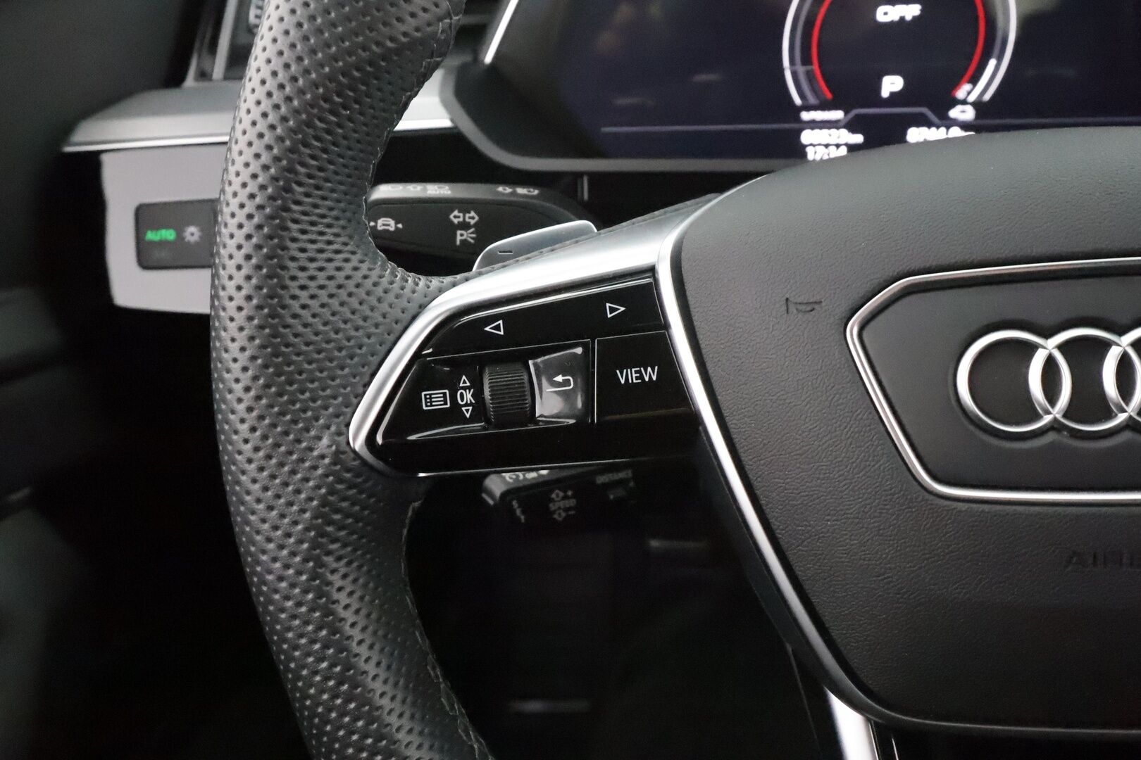 AUDI E-TRON 2023 Sportback S quattro * Lämpöpumppu / Vetokoukku / Adapt.Vakkari / Matrix LED / Sporttipenkit / 360-Kamera / 4-alue Ilmastointi - Merkkihuollettu / Akku kuntotarkastettu / Kahdet Renkaat - HULLUT AVAJAISHULINAT KORKOTARJOUS 3,29 %