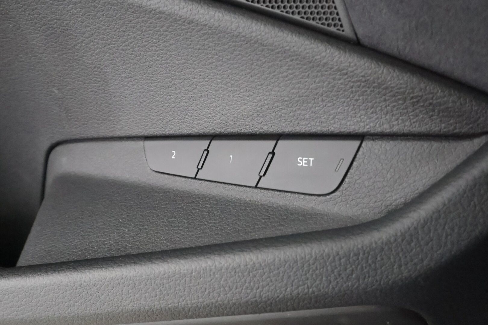 AUDI E-TRON 2023 S Sportback 370kW * ACC / ILP / Koukku / Muistipenkki / 360-Kamera / Matrix-LED / Sporttipenkit / 4-Alueinen  * - Merkkihuollettu / Akku kuntotarkastettu / Kahdet Renkaat