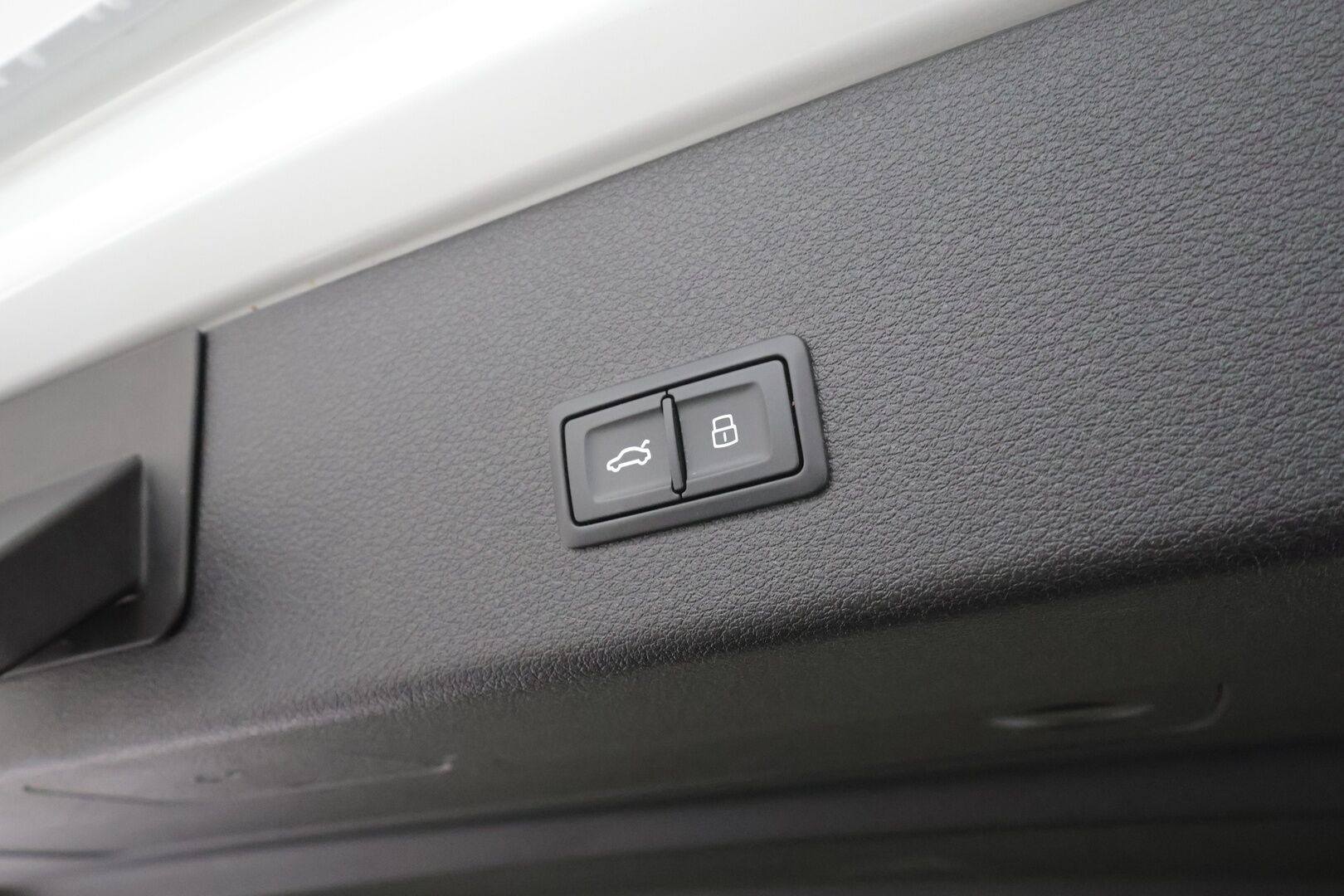 AUDI E-TRON 2023 Sportback S quattro * Lämpöpumppu / Vetokoukku / Adapt.Vakkari / Matrix LED / Sporttipenkit / 360-Kamera / 4-alue Ilmastointi - Merkkihuollettu / Akku kuntotarkastettu / Kahdet Renkaat - HULLUT AVAJAISHULINAT KORKOTARJOUS 3,29 %