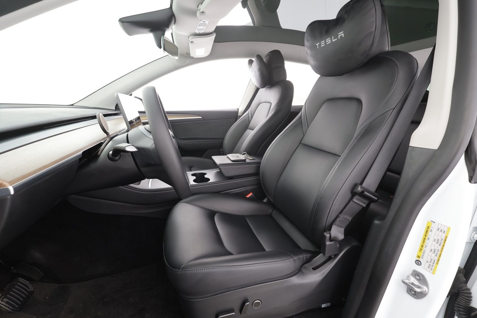 TESLA MODEL Y 2023 Long Range Dual Motor AWD * Premium Audio / Matrix LED / Koukku / ILP / Nahat / Lasikatto / P.kamera *