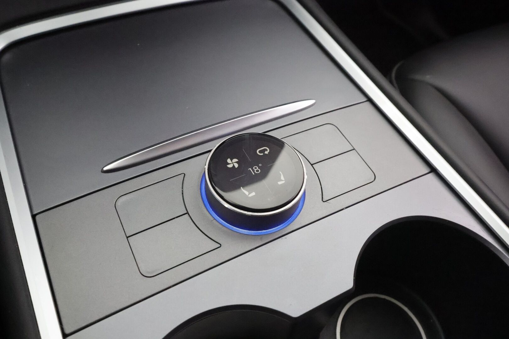 TESLA MODEL Y 2023 Long Range Dual Motor AWD * Premium Audio / Matrix LED / Koukku / ILP / Nahat / Lasikatto / P.kamera *