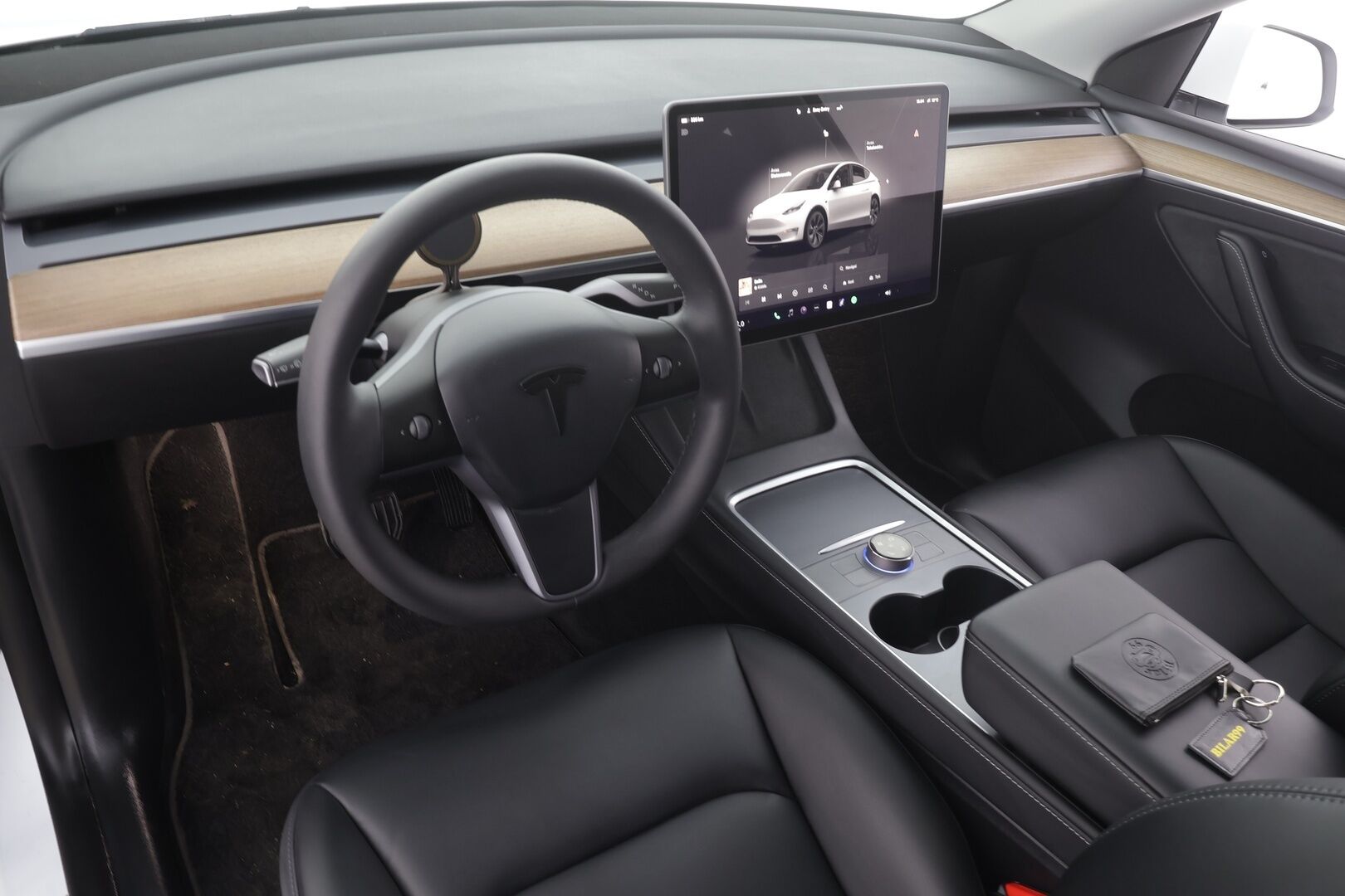 TESLA MODEL Y 2023 Long Range Dual Motor AWD * Premium Audio / Matrix LED / Koukku / ILP / Nahat / Lasikatto / P.kamera *