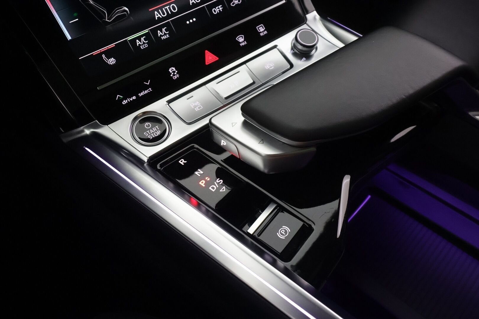 AUDI E-TRON 2023 Sportback S line Black Edition quattro 55 electric 300kW * ACC / 360° / B&O / Muistipenkki / Panorama / Ilma-alusta / Koukku * - Merkkihuollettu / Huippuvarusteet